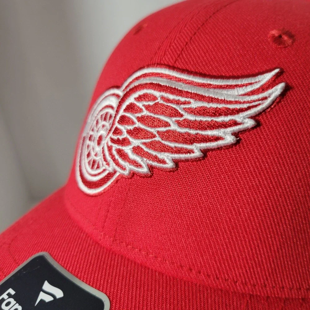Fanatics Detroit Red Wings Hat Unisex Adjustable Red Core Structured NHL Cap NEW